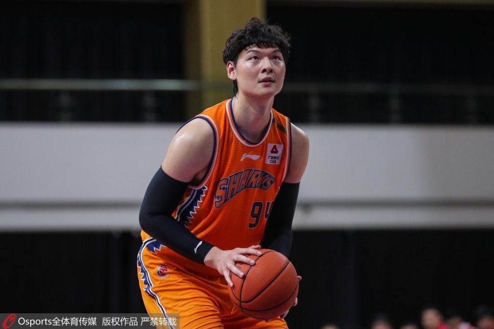 “然后非洲杯就要到来了，之前奥斯梅恩受了伤，我想道歉，不是因为我是好好先生，而是因为当他归队后，他会给我们很大的帮助。
